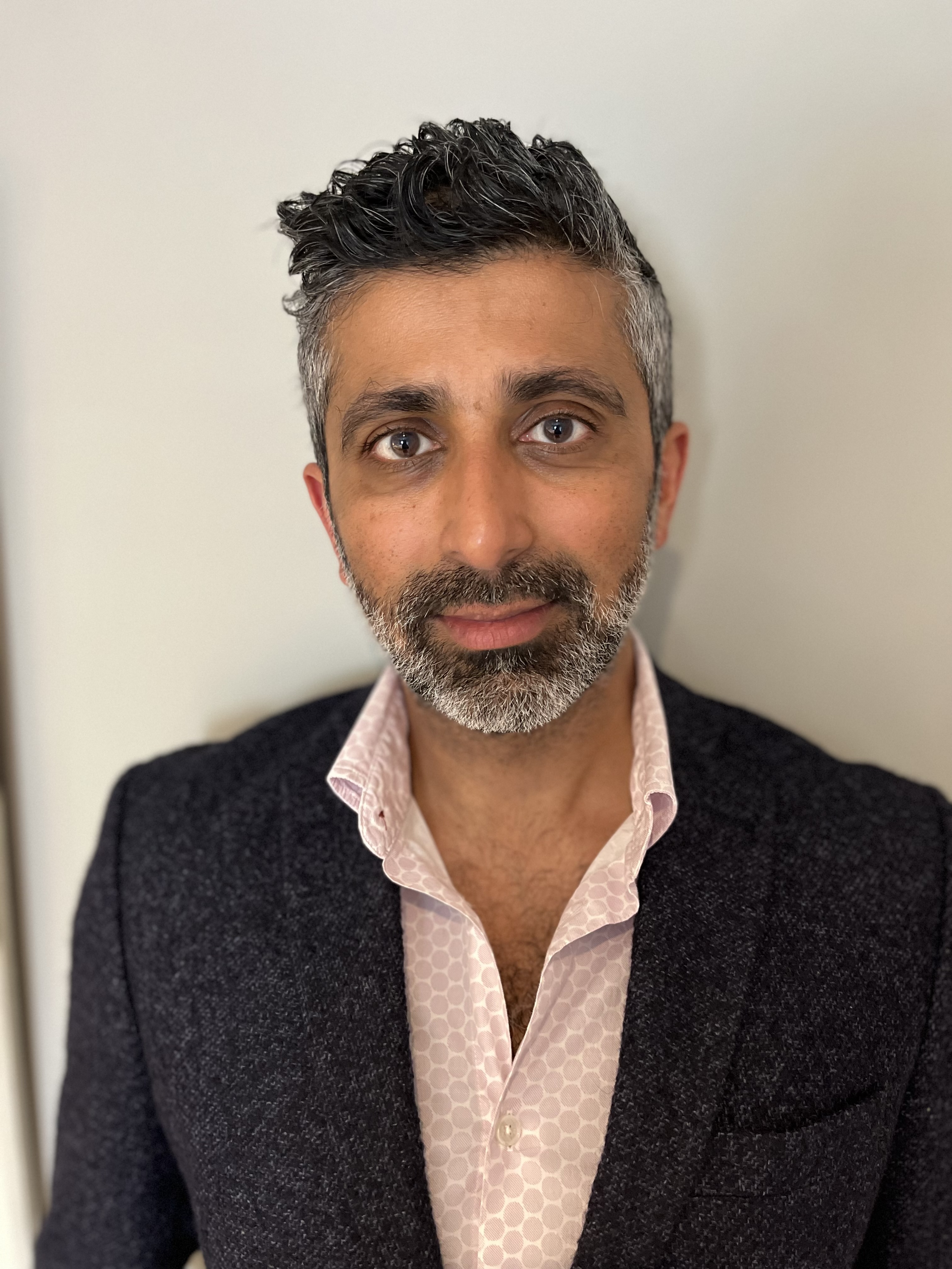 Dr Vishaal Goel